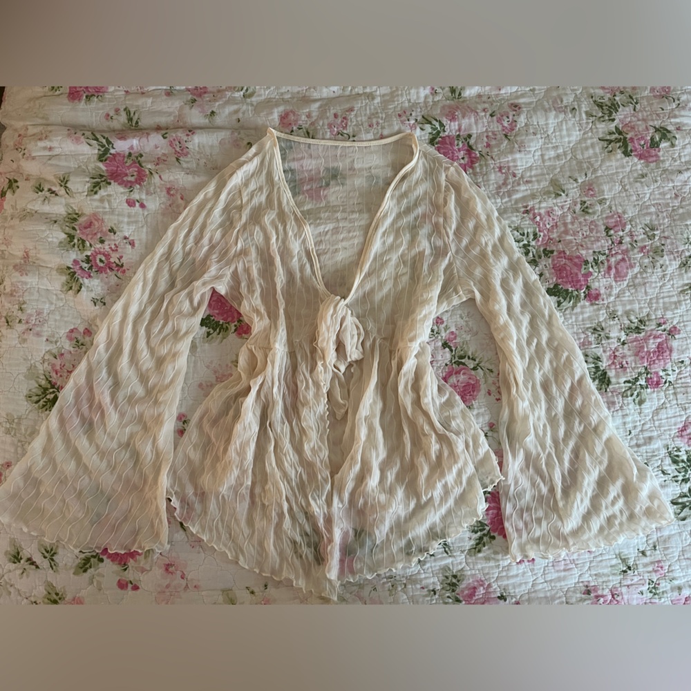 Lace long sleeve flowy cover up